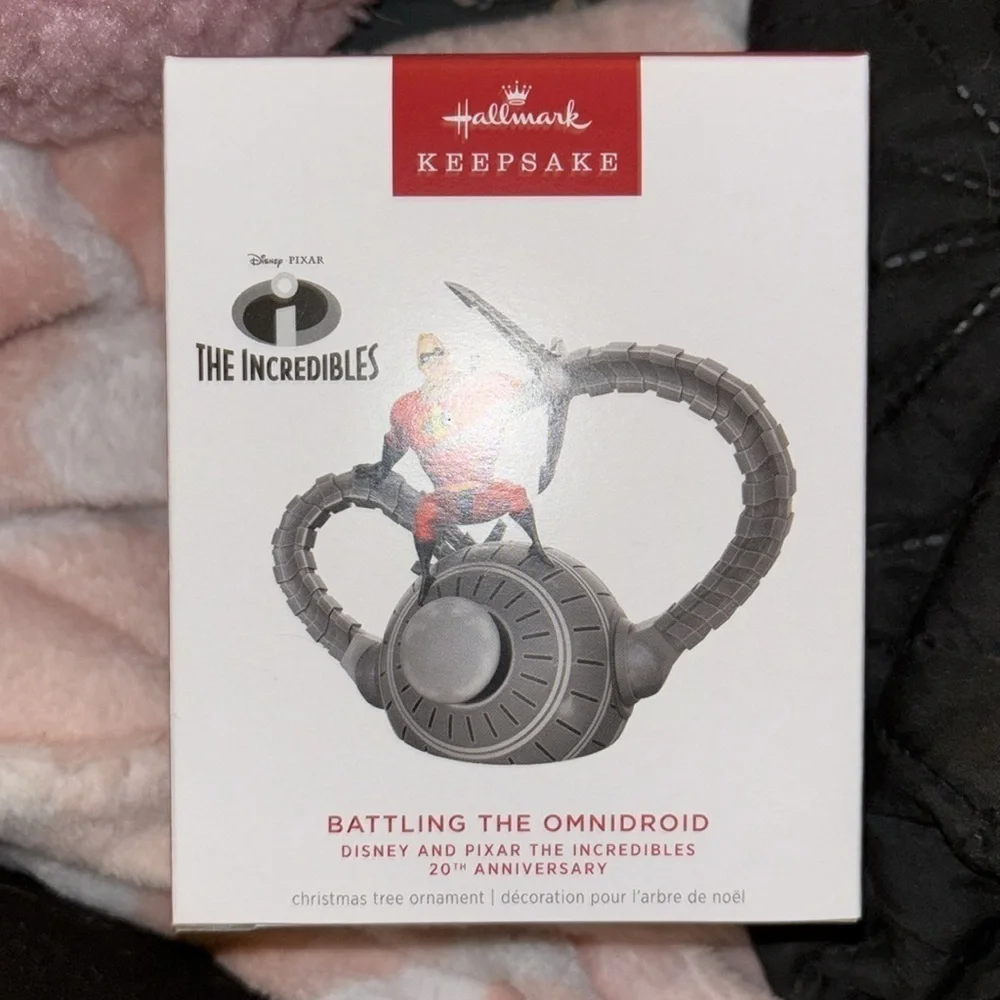 Mr Incredible Battling The Omnidroid‎ Hallmark Keepsake Christmas Tree Ornament - Picture 5 of 6